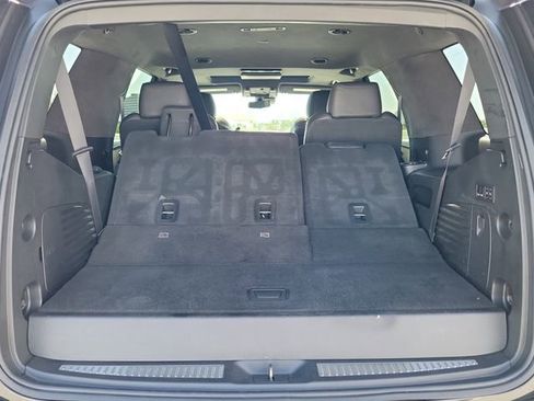 Used 2020 Cadillac Escalade Platinum image 11