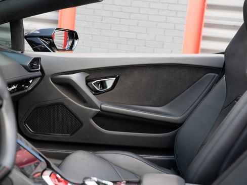 Used 2021 Lamborghini Huracan EVO image 20