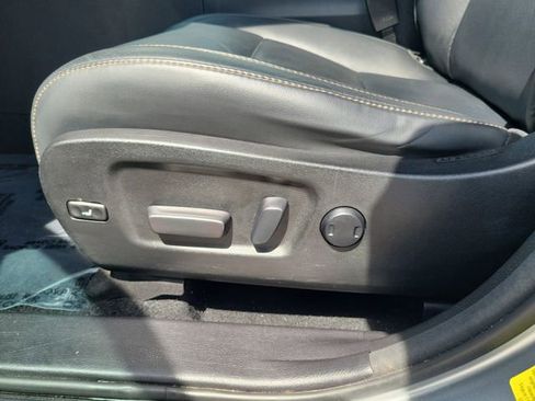 Used 2018 Toyota Highlander XLE AWD/4WD image 11