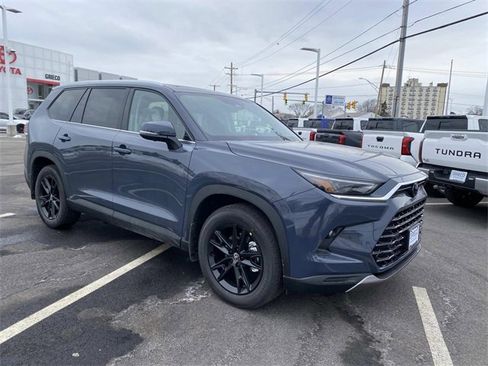 New 2026 Toyota Grand Highlander Platinum image 1