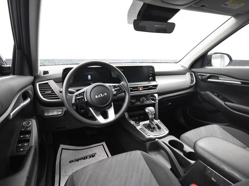 Used 2024 Kia Seltos LX image 11