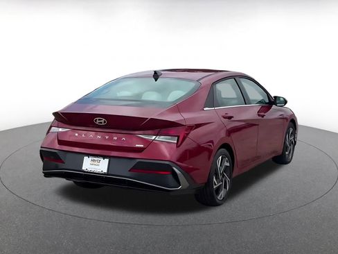 Used 2025 Hyundai Elantra Limited FWD image 11