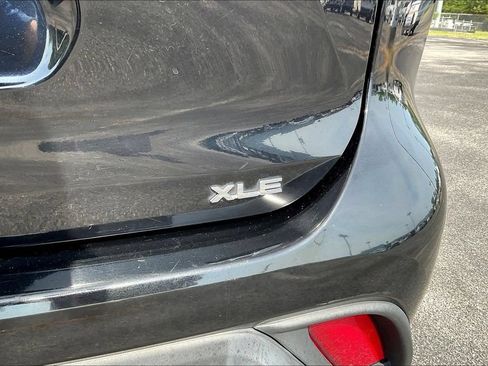 Used 2022 Toyota Highlander XLE FWD image 26