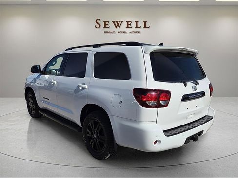 Used 2018 Toyota Sequoia SR5 image 3