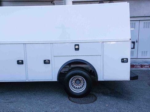 Used 2023 Mercedes-Benz Sprinter 3500 w/ Acoustic Package image 11