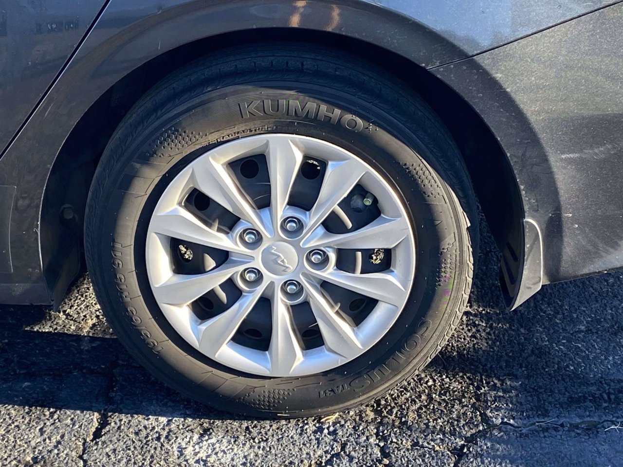 Used 2024 Kia Forte LX FWD image 9