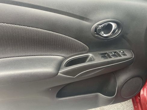 Used 2019 Nissan Versa SV image 11