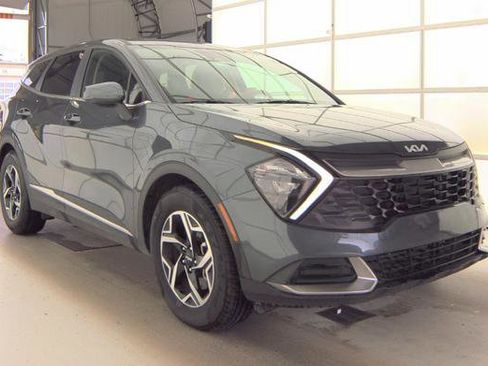 Used 2023 Kia Sportage LX FWD image 3