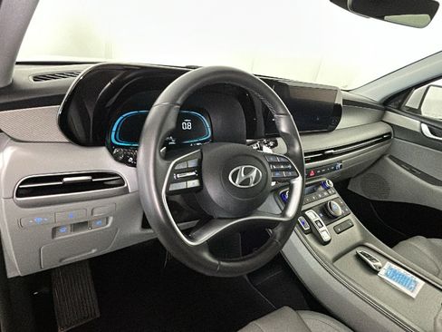 Used 2025 Hyundai Palisade SEL FWD image 13