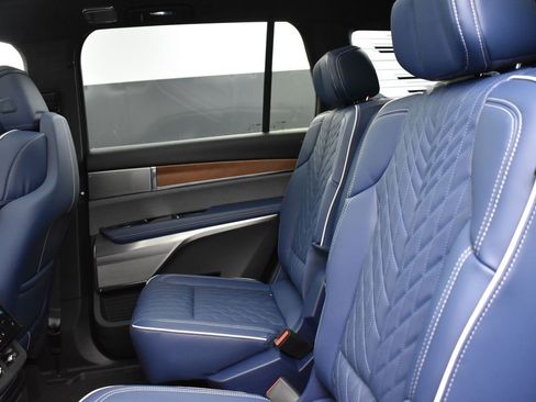 New 2026 Cadillac Vistiq Premium Luxury w/ LPO, Floor Liner Package image 29