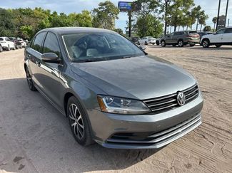 Used 2017 Volkswagen Jetta SE video 1