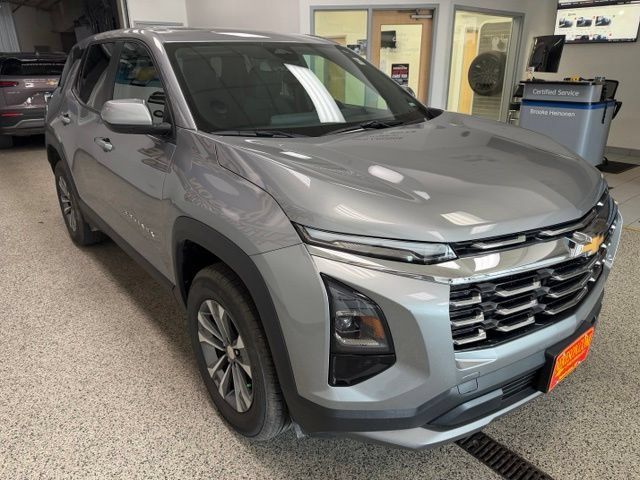 Used 2026 Chevrolet Equinox LT AWD/4WD image 4