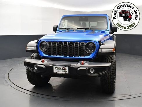 New 2026 Jeep Gladiator Rubicon w/ Steel Power Dome Hood Package AWD/4WD image 5