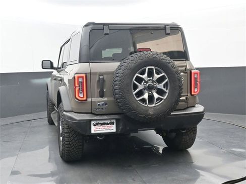 Used 2025 Ford Bronco Badlands image 18