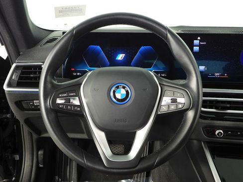 Used 2023 BMW i4 eDrive35 image 27