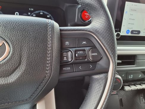 Certified 2025 Toyota 4Runner TRD Off-Road AWD/4WD image 24