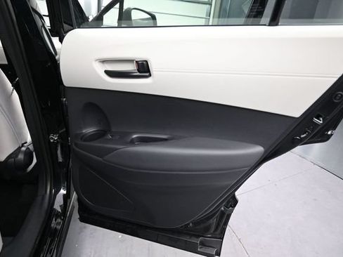 Used 2026 Toyota Corolla Cross L FWD image 22