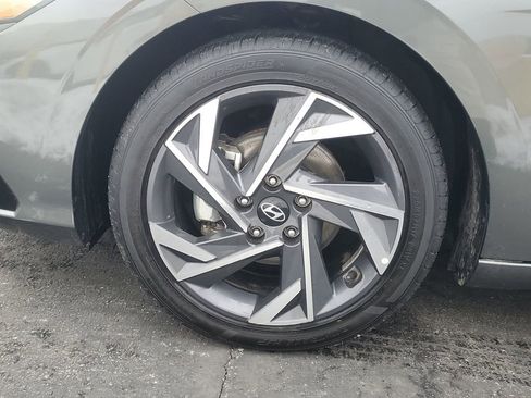 Used 2025 Hyundai Elantra SEL image 9