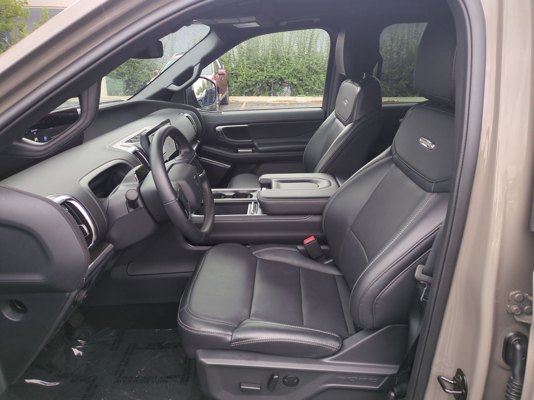 Used 2026 Ford Expedition Platinum w/ Stealth Performance Package AWD/4WD image 26