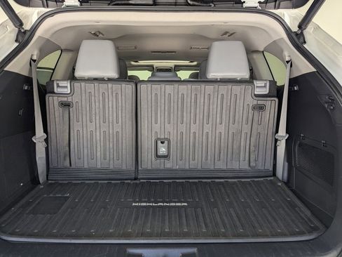 Used 2021 Toyota Highlander Limited image 27