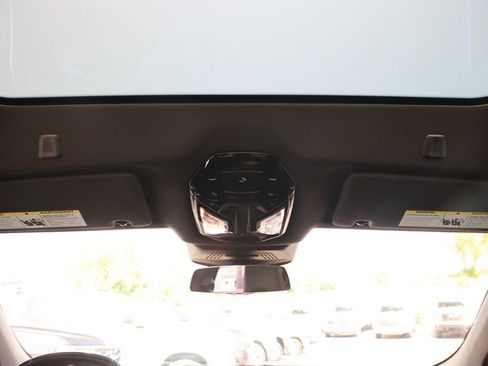 Used 2025 BMW iX xDrive50 AWD/4WD image 32