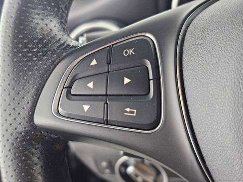 Used 2020 Mercedes-Benz GLA 250 4MATIC w/ Premium Package image 28