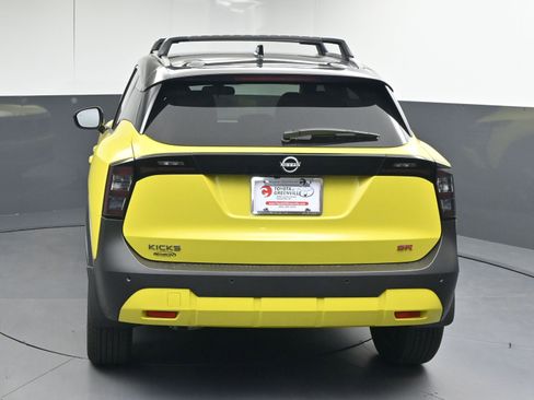 Used 2026 Nissan Kicks SR image 7
