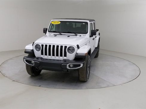 Used 2020 Jeep Gladiator Overland w/ Dual Top Group image 7