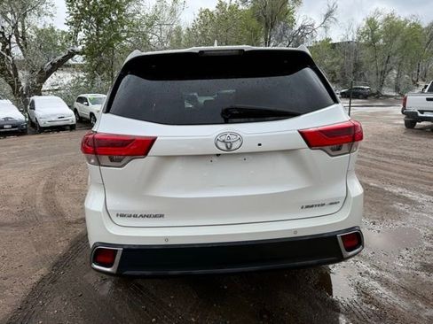 Used 2017 Toyota Highlander Limited AWD/4WD image 5