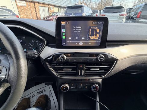 Used 2022 Ford Escape SE image 20