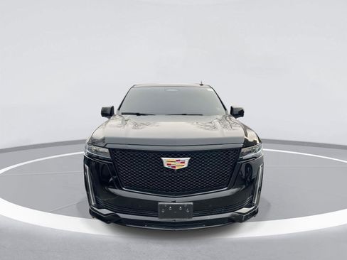 Used 2022 Cadillac Escalade ESV Sport image 2