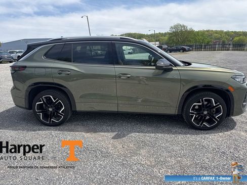 Used 2025 Volkswagen Tiguan SEL R-Line image 6