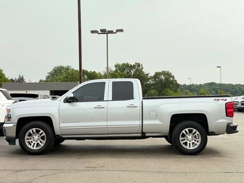 Used 2018 Chevrolet Silverado 1500 LT w/ All Star Edition AWD/4WD image 38