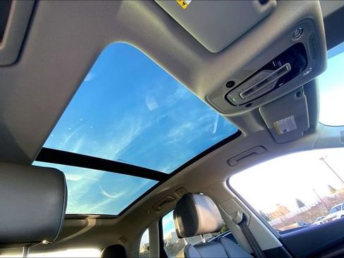 Used 2021 Audi Q5 e Premium Plus w/ Premium Plus Package image 32