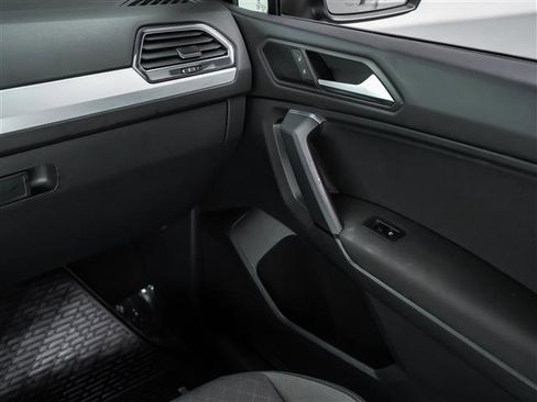 Used 2019 Volkswagen Tiguan S image 24