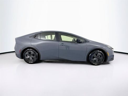 Certified 2023 Toyota Prius LE FWD image 10