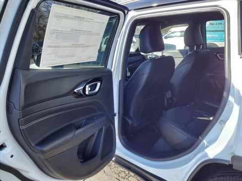 New 2024 Jeep Compass Latitude w/ Convenience Group image 13