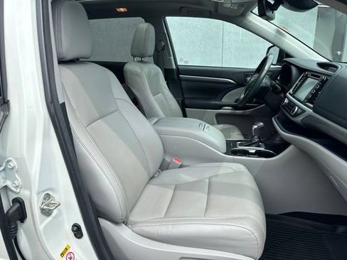 Used 2018 Toyota Highlander Limited Platinum AWD/4WD image 27