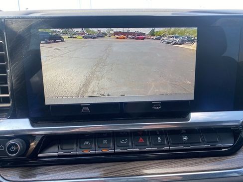 Used 2023 Chevrolet Silverado 1500 LT AWD/4WD image 34