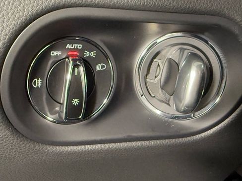 New 2026 Porsche Macan image 34