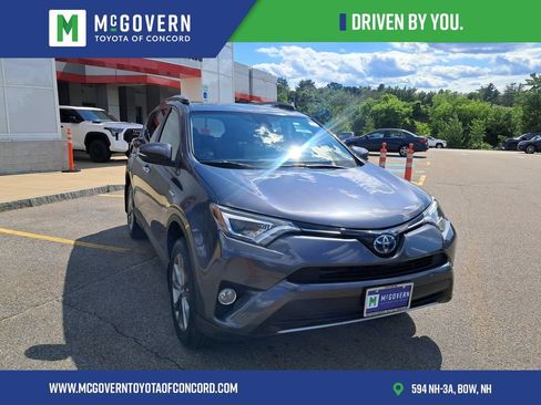 Used 2017 Toyota RAV4 Limited w/ Carpet Mat Package AWD/4WD image 9