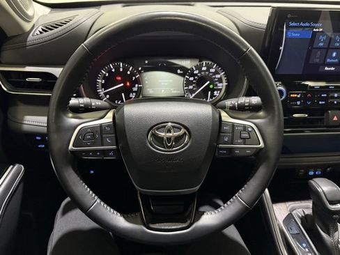 Certified 2022 Toyota Highlander Platinum image 20