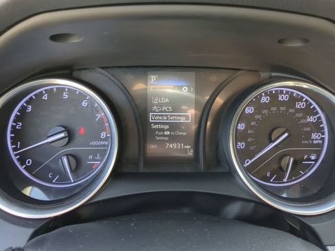 Used 2019 Toyota Camry SE FWD image 28