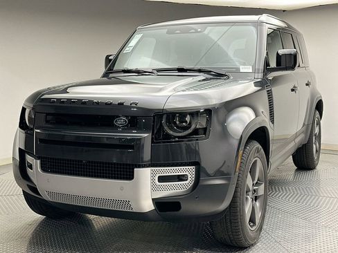 Used 2025 Land Rover Defender 110 S image 1