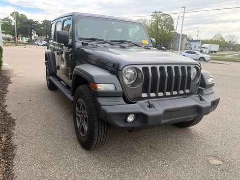 Used 2018 Jeep Wrangler Unlimited Sport S AWD/4WD image 1