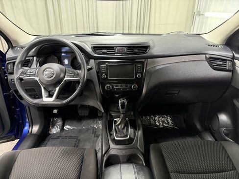 Used 2020 Nissan Rogue Sport S image 12