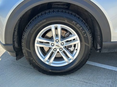 Used 2023 Ford Explorer XLT w/ Equipment Group 202A RWD image 6