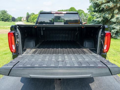 Used 2019 GMC Sierra 1500 Denali w/ Denali Ultimate Package AWD/4WD image 40