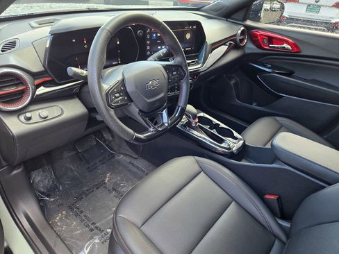 Used 2024 Chevrolet Trax RS w/ Sunroof Package image 10