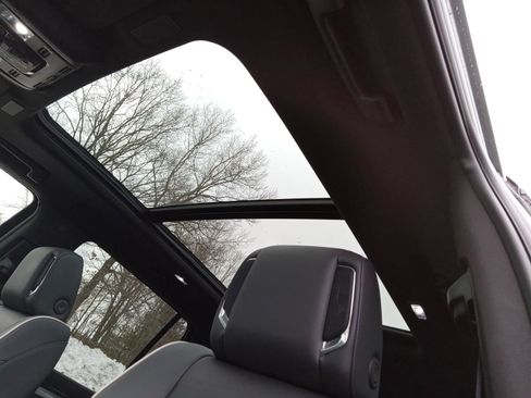 Used 2025 Cadillac Escalade Sport w/ Touring Package image 11